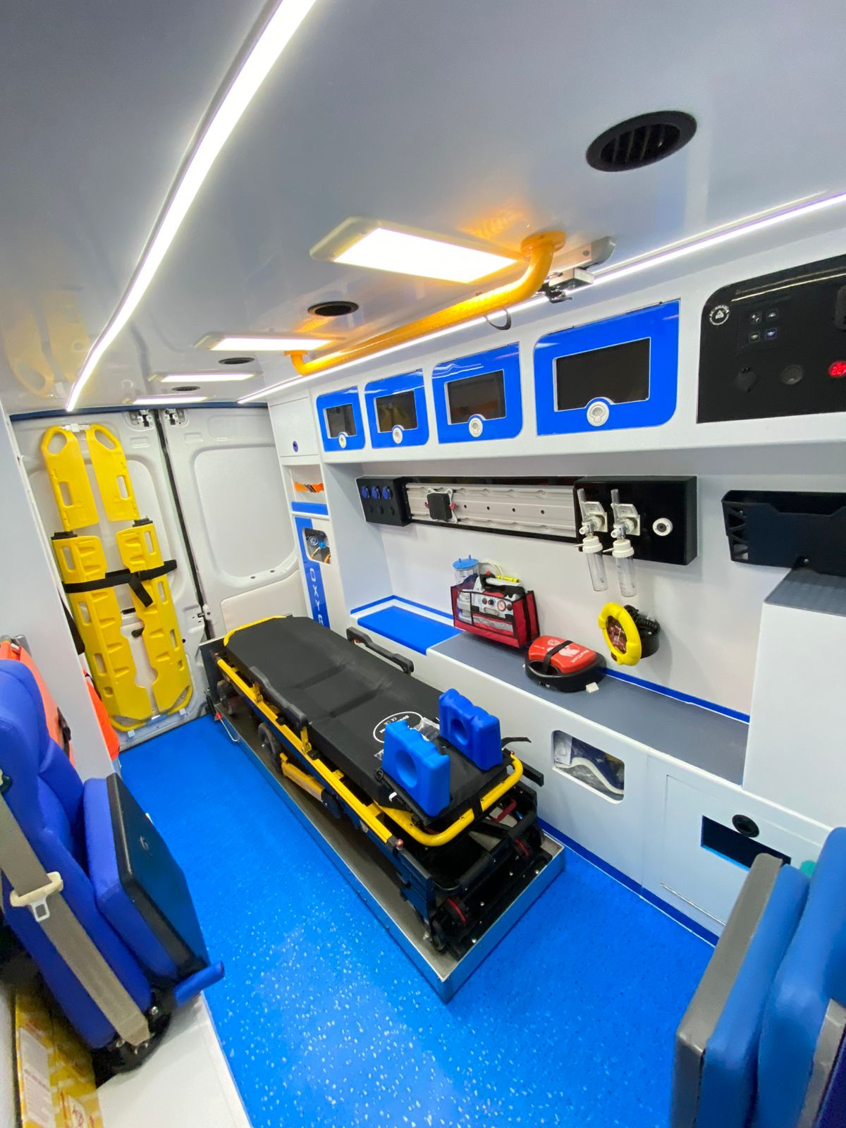 تجهيز Standard Ambulances