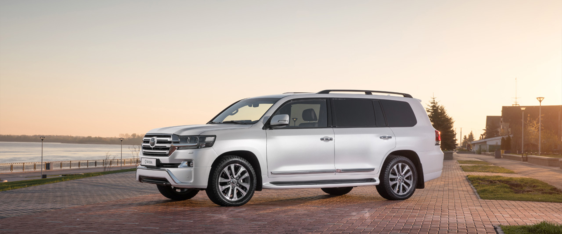 Toyota لاند كروزر 200 +500 مم - ممدود Vehicle